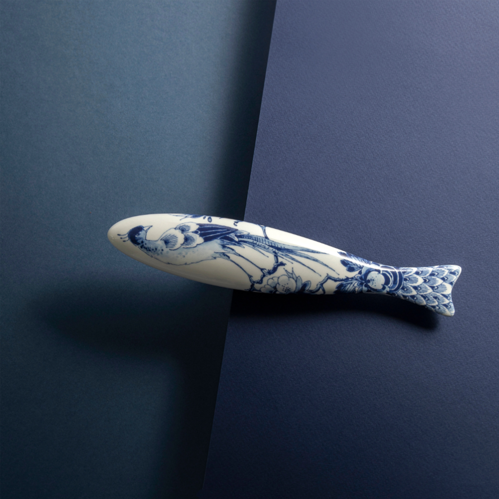 Royal Delft wanddecoratie - Blue Herring - Peacock scales