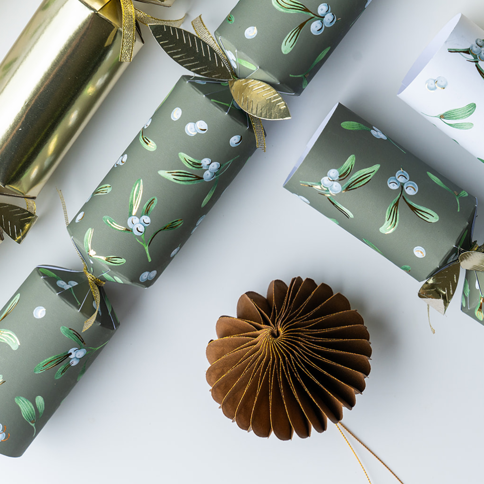 Holly & Ivy Christmas crackers - Gold & Green Mistletoe - Set van 6
