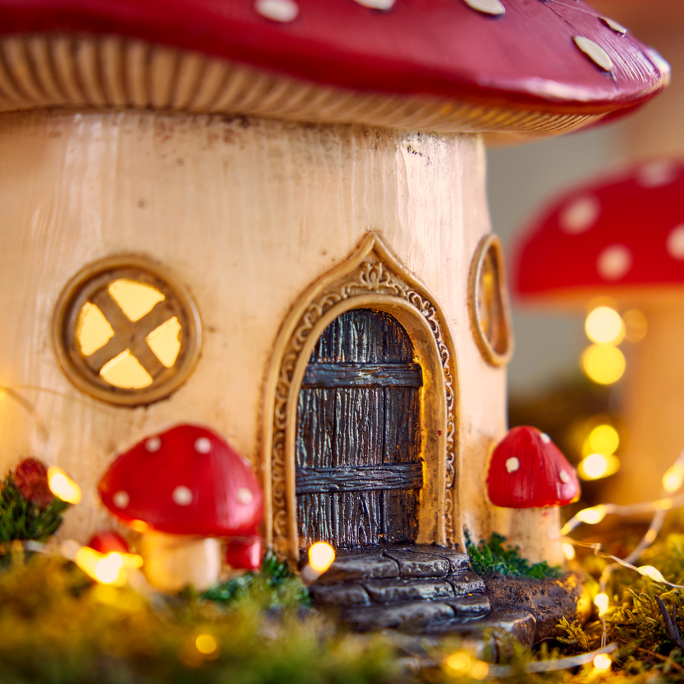 Decoris kerstbeeld - Paddenstoel huisje - Met LED
