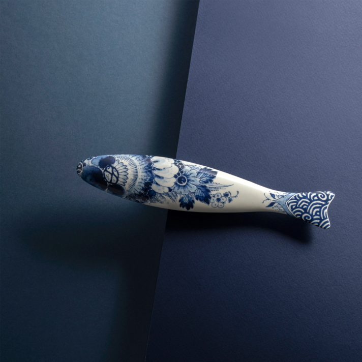 Royal Delft wanddecoratie - Blue Herring - Flower scales