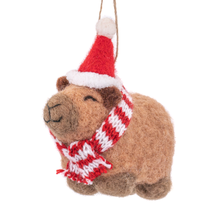 Sass & Belle kerstornament - Capybara - Met kerstmuts