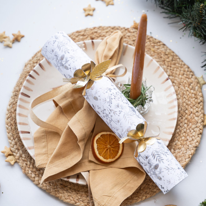 Holly & Ivy Christmas crackers - Tonal Watercolour & Gold Sprigs - Set van 6
